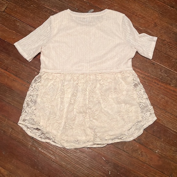 Lacey shirt - Picture 3 of 3